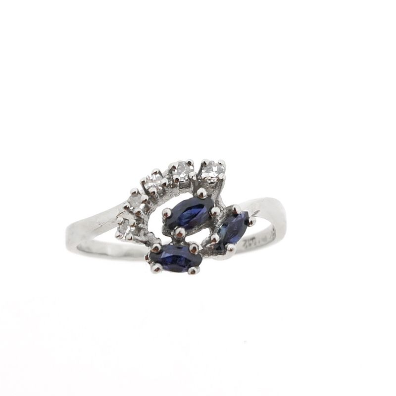 Image 3 of White gold ring with diamond and sapphire | 0.12 ct.