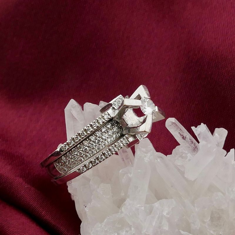 Image 2 of White gold ring with diamonds; Approx. 0.79 ct.