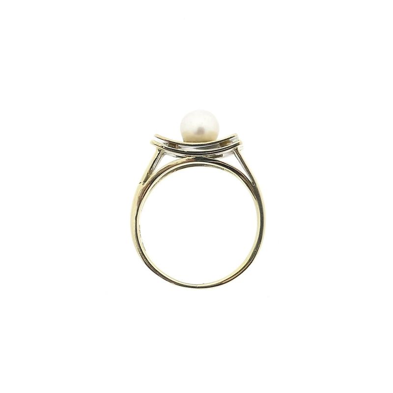 Image 4 of Vintage gold ring with pearl.
