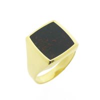 Gold signet ring with heliotrope