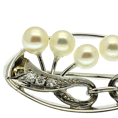 Image 2 of White gold brooch with diamond and pearl