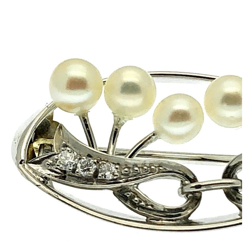 Image 2 of White gold brooch with diamond and pearl