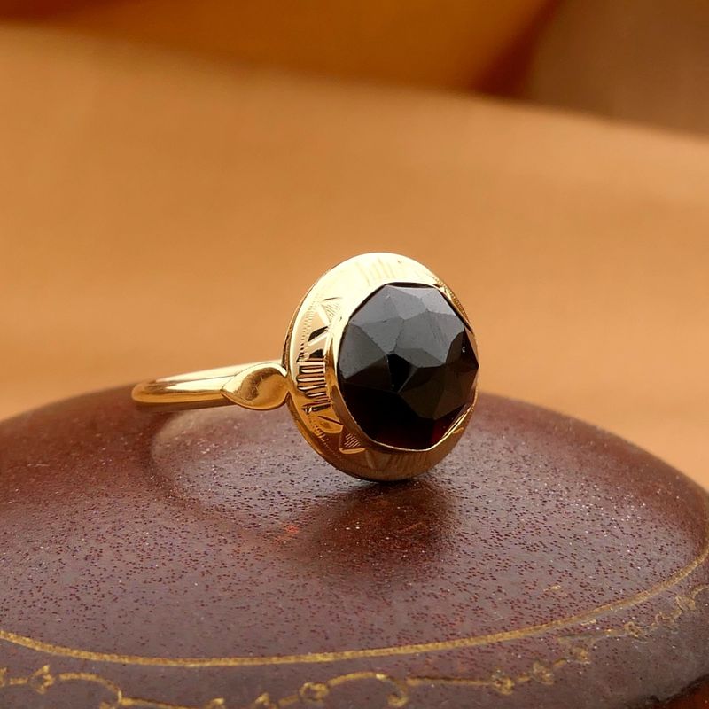 Image 2 of Vintage gold ring with garnet