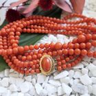 Image 2 of Blood coral bead necklace with gold clasp; Antique | 45 cm
