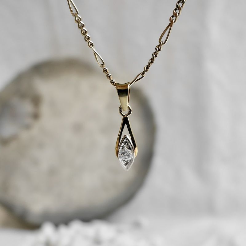 Image 6 of Gold pendant with zirconia | Minimalist