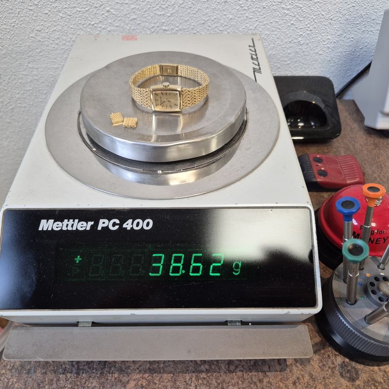 Image 18 of Longines Record 671.0944; Vintage 18k gold women's watch with papers from 1975