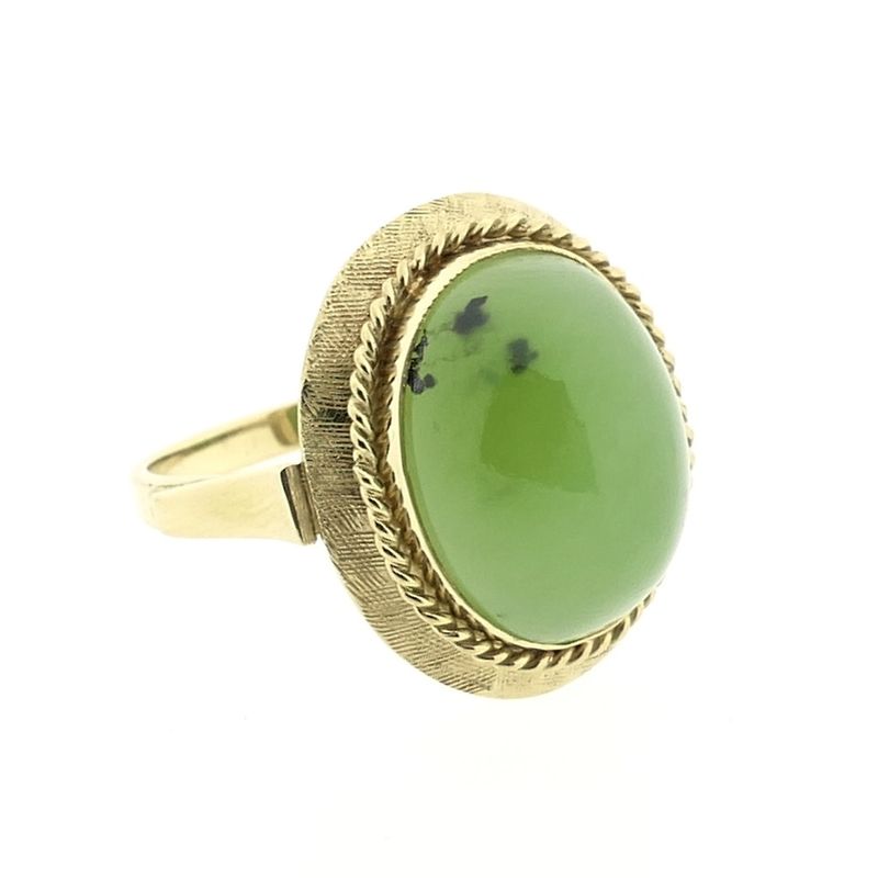 Image 5 of Gold ring with Jade