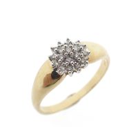 Gold entourage ring with diamonds | 0.19 ct.