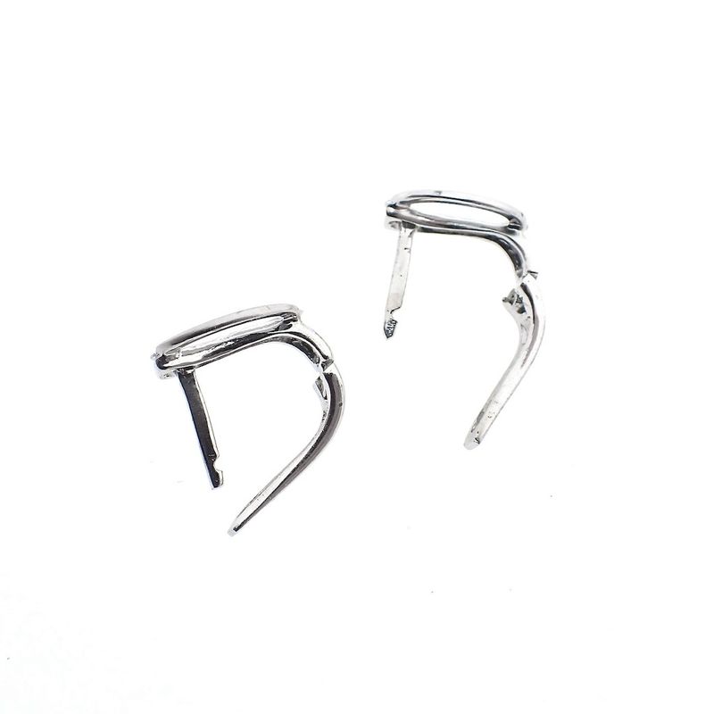Image 4 of White gold stud earrings with zirconia