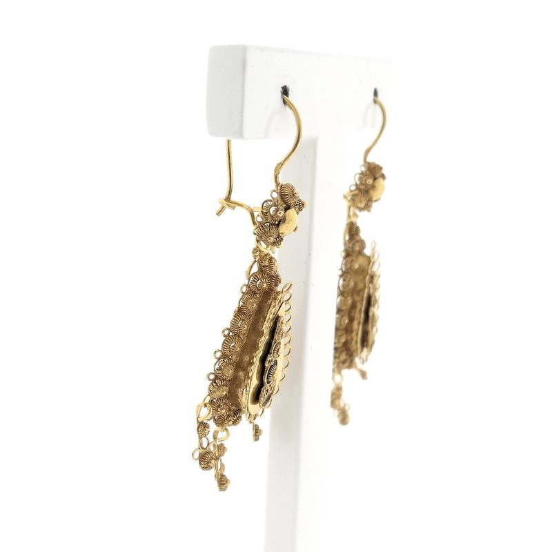 Image 5 of Antique gold earrings with Zeeland knots