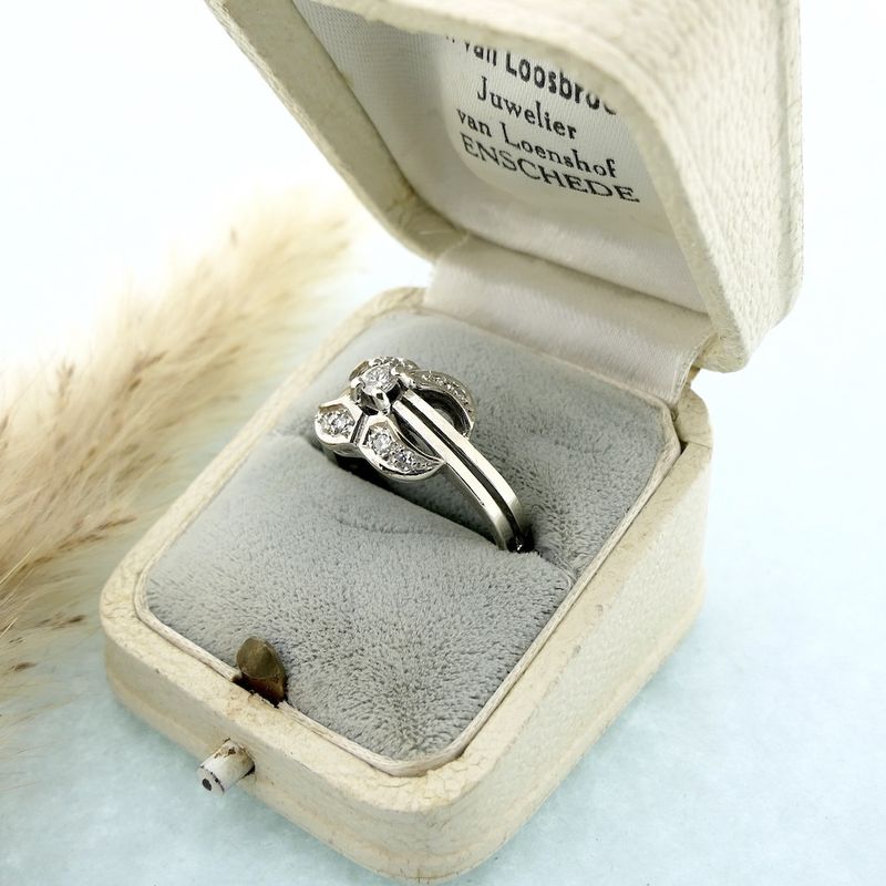 Image 2 of Vintage white gold ring with diamonds; Art Deco | 0.22 ct.