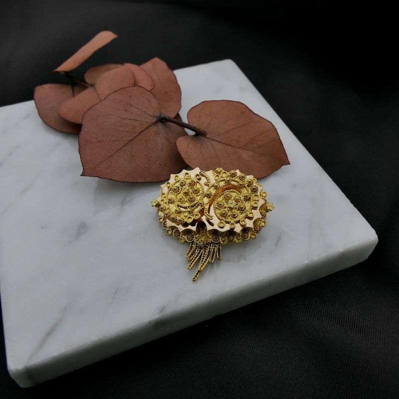 Image 6 of Antique gold old Dutch brooch of a hat bell