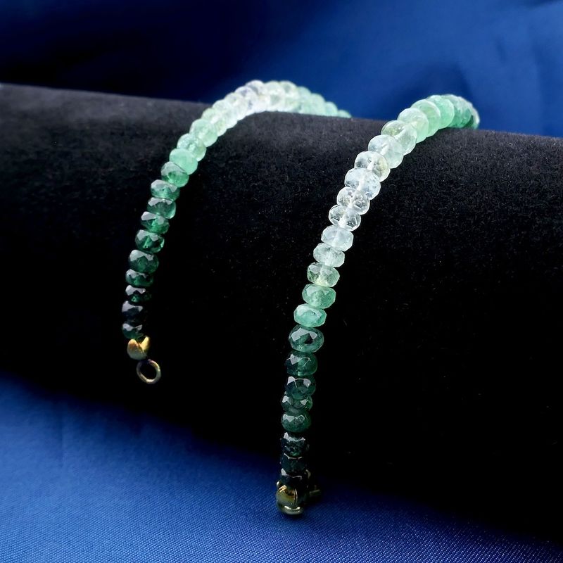 Image 2 of Emerald bead bracelet with gold clasp | 20 cm