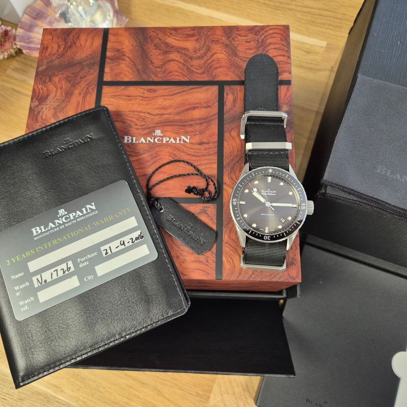 Afbeelding 14 van Blancpain Fifty Fathoms Bathyscape 5000-1110-NABA; Automatisch Heren Horloge