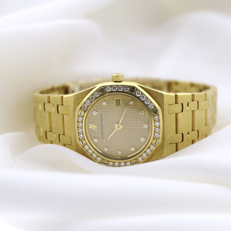 Image 20 of Audemars Piguet Royal Oak 66319BA; 18k gold women's watch with diamonds