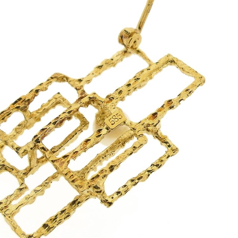 Image 7 of Gold brooch with pearl