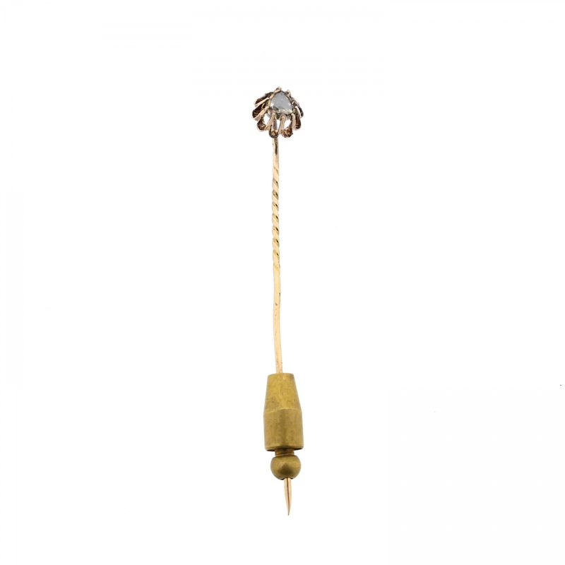 Image 1 of Gold lapel pin with diamond; approx. 0.10 ct.