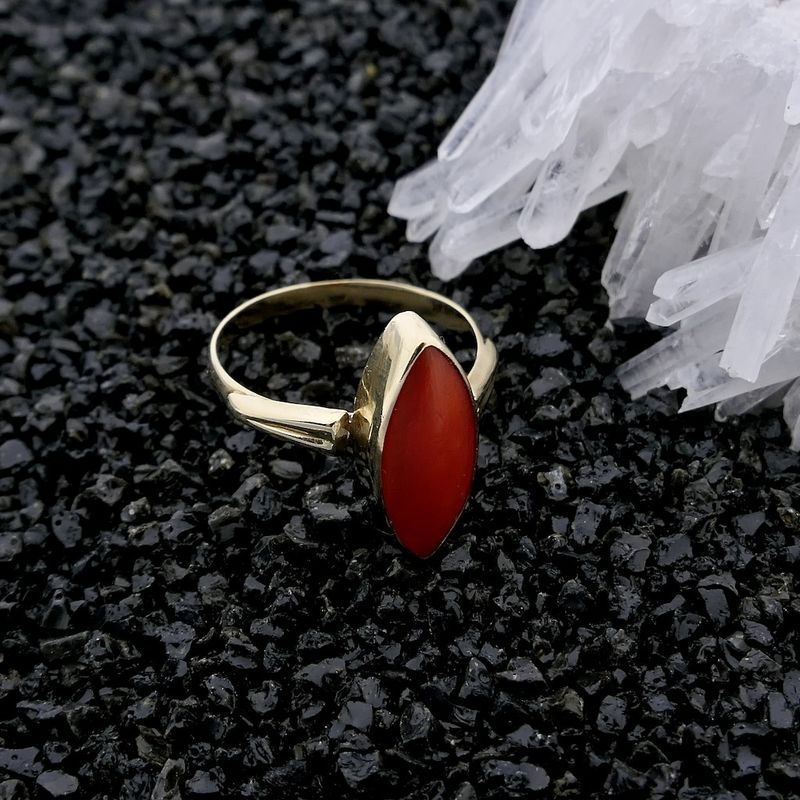 Image 2 of Vintage gold ring with red coral.
