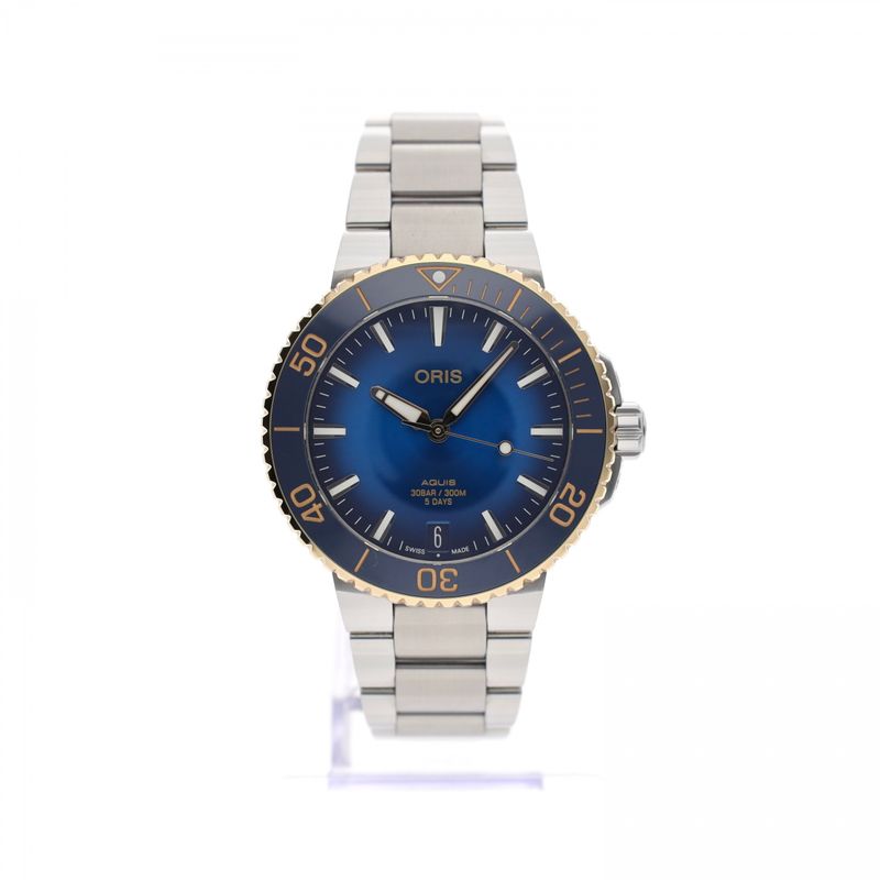 Image 1 of Oris Aquis Date '5-Days' Cal. 400; 18k Gold/Steel Watch