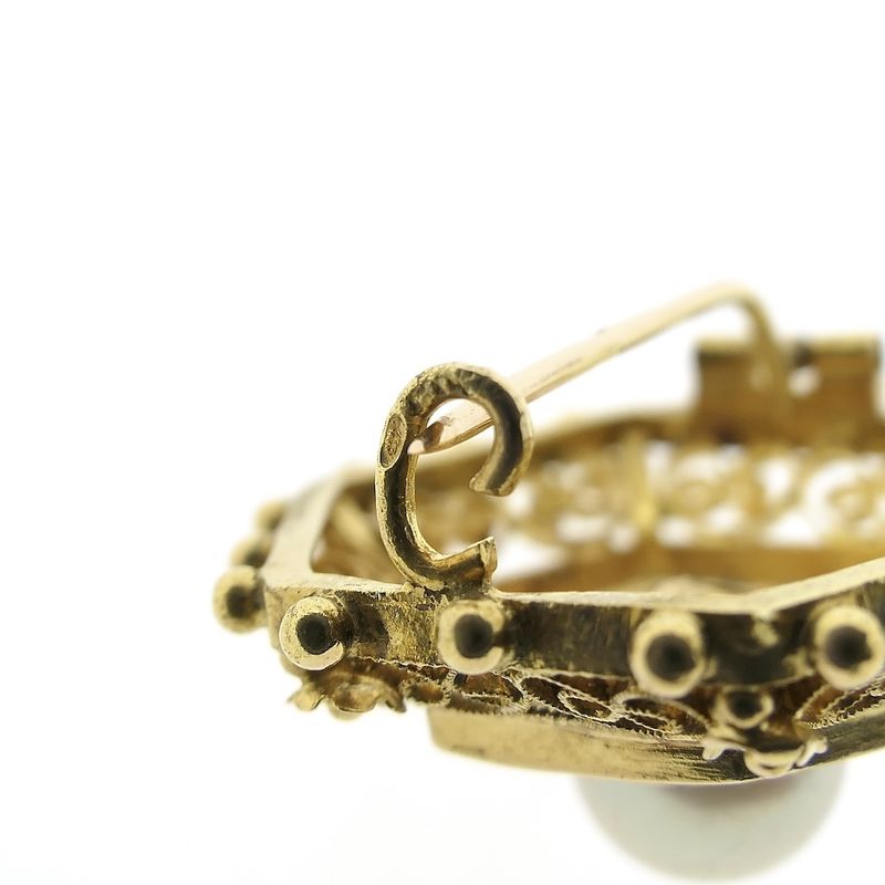 Image 5 of Antique two-tone gold brooch with pearl