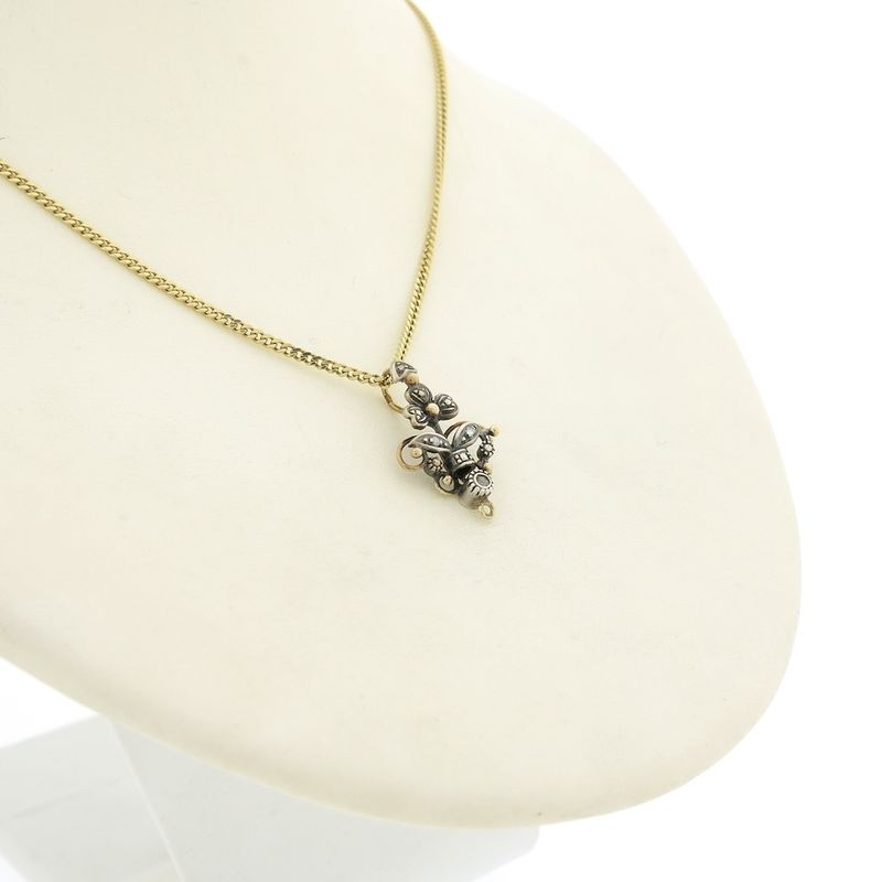 Image 7 of 18 kt gold/silver antique pendant with diamond | Approx. 0.025 ct.