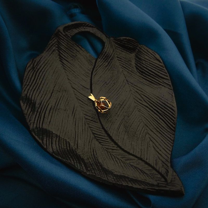 Image 2 of Gold pendant with carnelian