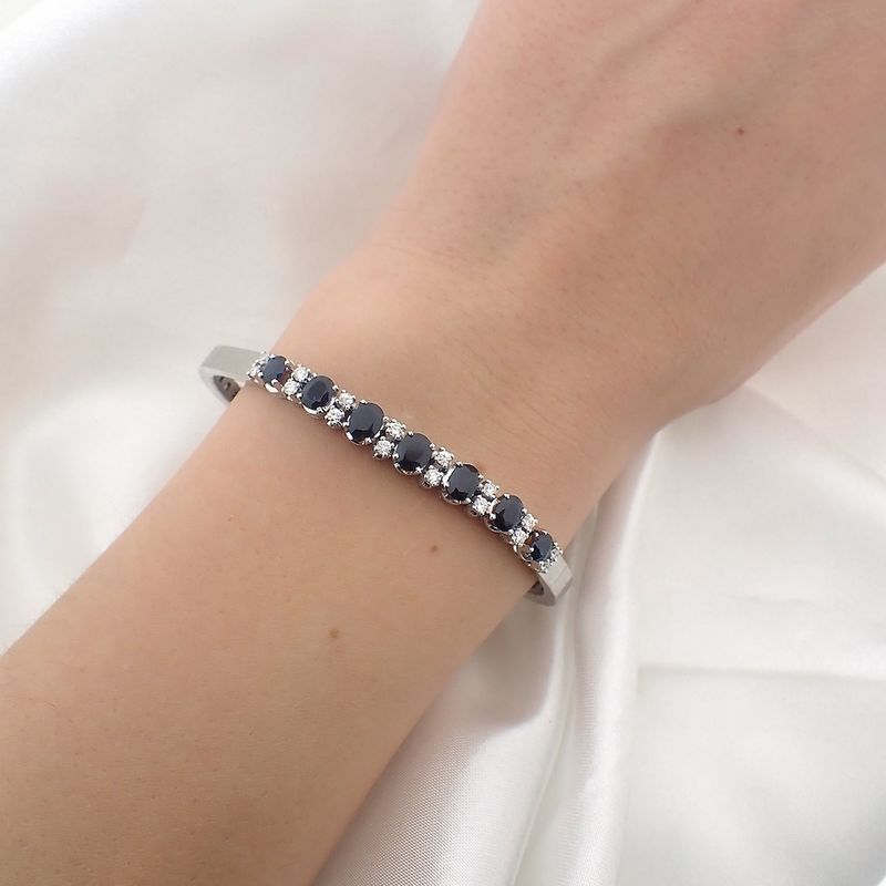 Image 10 of 18K white gold bracelet with sapphire and diamond (0.36 ct.) | 18.5 cm