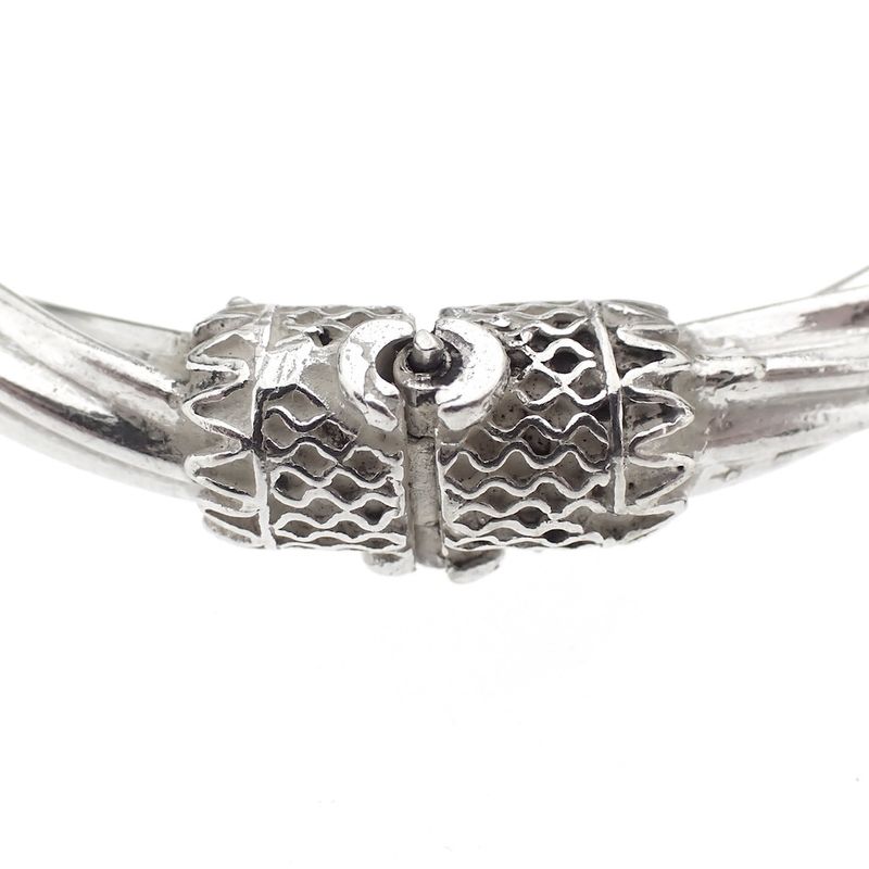 Image 4 of Silver clamp bracelet with decorated ends | Ø 60