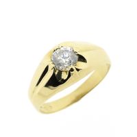 Gold ring with zirconia