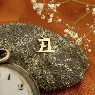 Image 2 of Gold pendant of Chinese horoscope sign; Ox