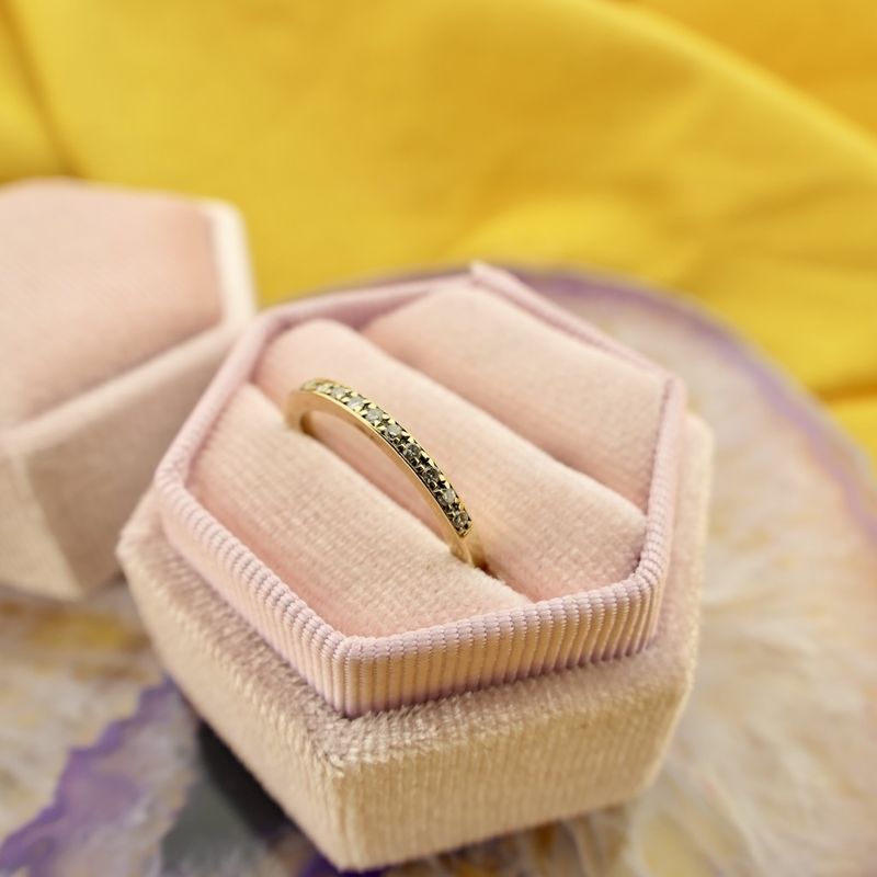 Image 2 of Gold ring with diamonds; 0.13 ct.