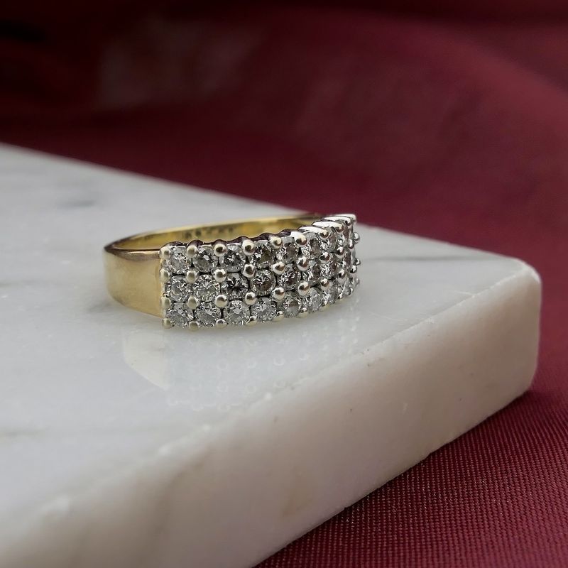 Image 2 of Golden Diamonde pavé ring with diamond; 1.08 ct.