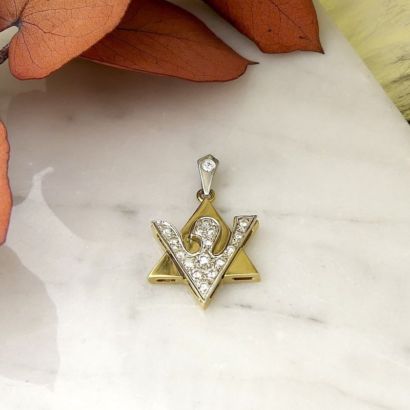 Image 8 of 18K Star of David Peace Dove Pendant with Diamond | 0.095 ct.