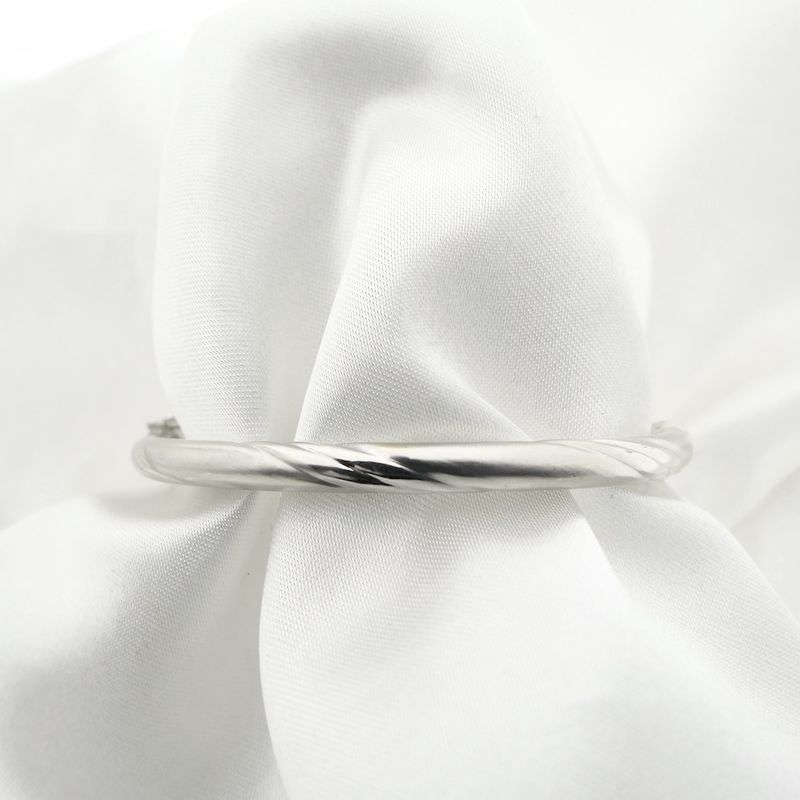 Image 7 of 18K white gold twisted bangle bracelet | Ø 60 mm