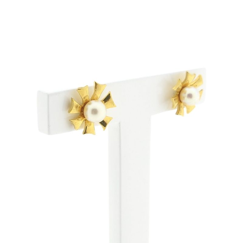 Image 3 of Gold floral stud earrings with pearl
