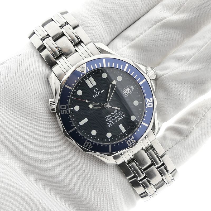 Image 8 of Omega Seamaster 300m 'James Bond' 2531.80.00; Automatic men's diving watch