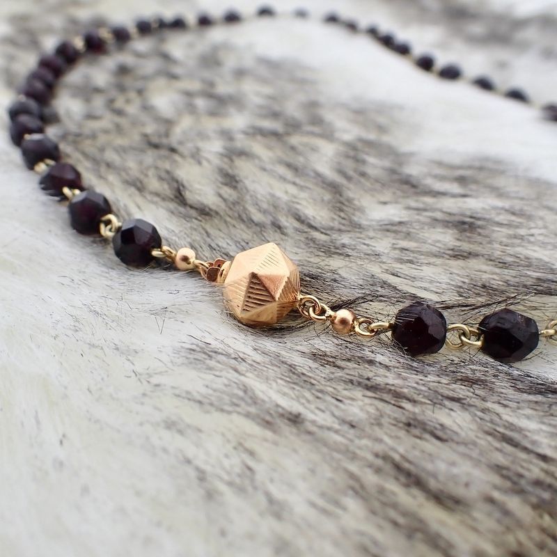 Image 11 of Garnet necklace with gold paston clasp; Antique/vintage | 47.5 cm