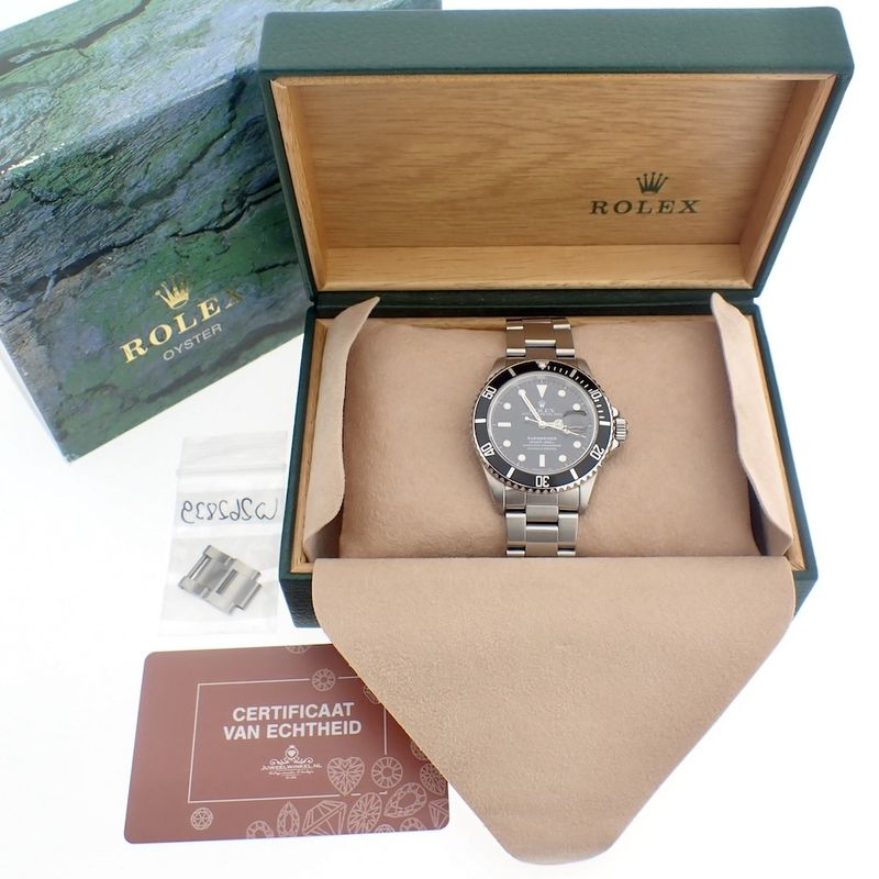 Image 2 of Rolex Submariner 16610; Men's diving watch