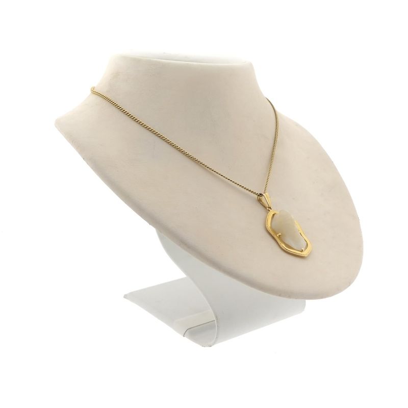 Image 7 of Gold pendant with quartz gemstone