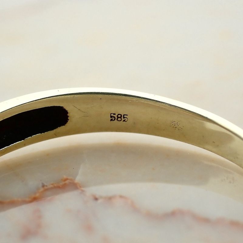 Image 4 of Gold ring with zirconia stones