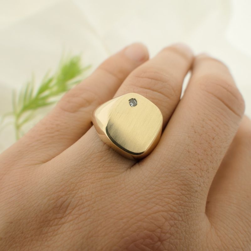 Image 4 of Gold men's signet ring with zirconia