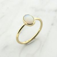 Gold ring with precious opal