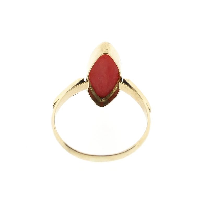 Image 4 of Vintage gold ring with red coral.