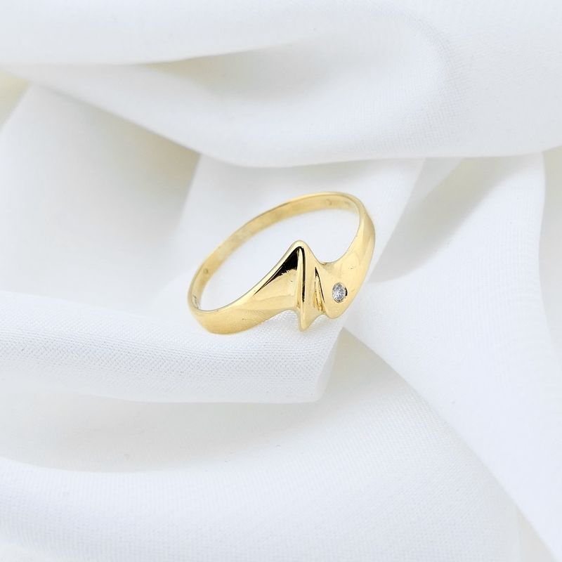 Image 4 of Gold ring with diamond 0.01 ct.