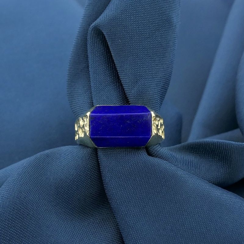 Image 9 of Gold signet ring with Lapis Lazuli