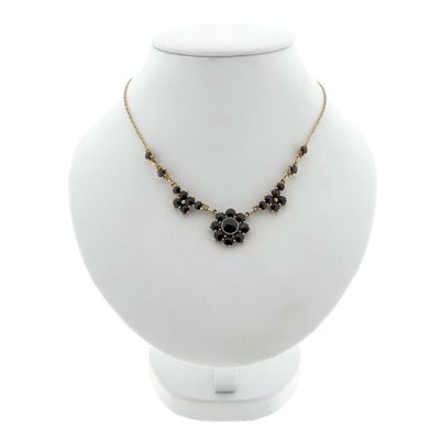 Image 1 of Gold jasseron link necklace with garnet