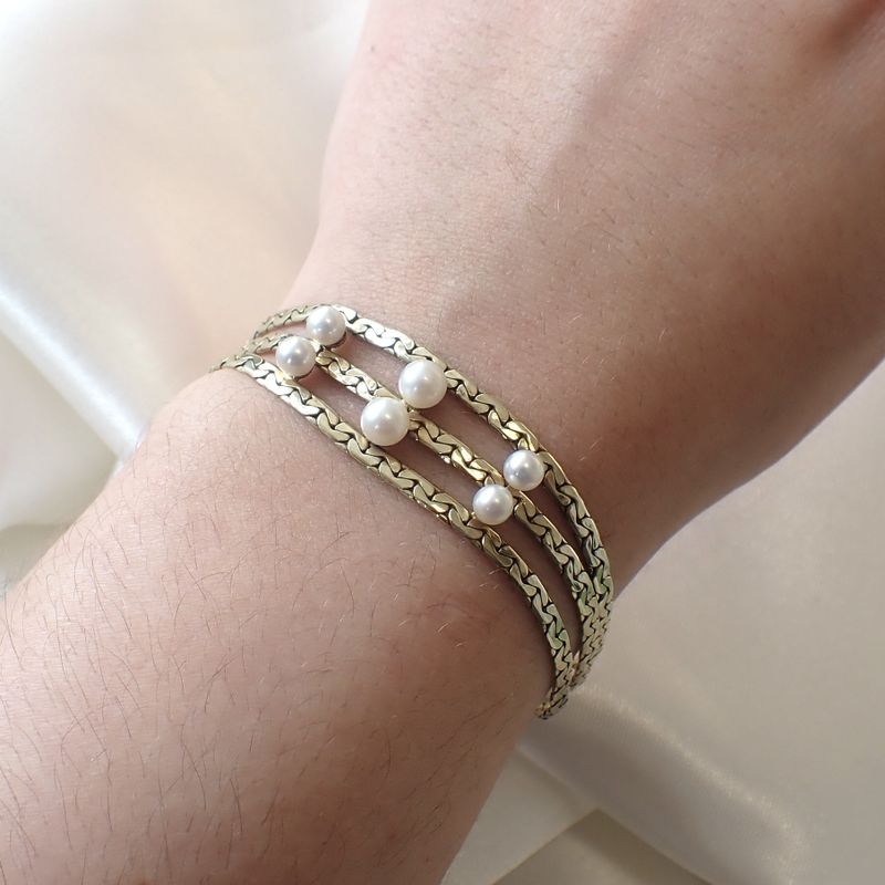 Image 4 of Vintage gold bracelet with pearls