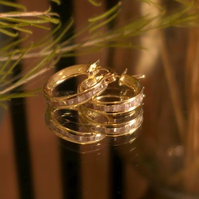 Gold earrings with zirconia; Ø 15.0 mm Image 2 of Gold earrings with zirconia; Ø 15.0 mm