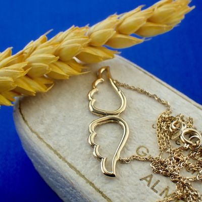 Image 2 of Gold anchor link chain with fixed pendant