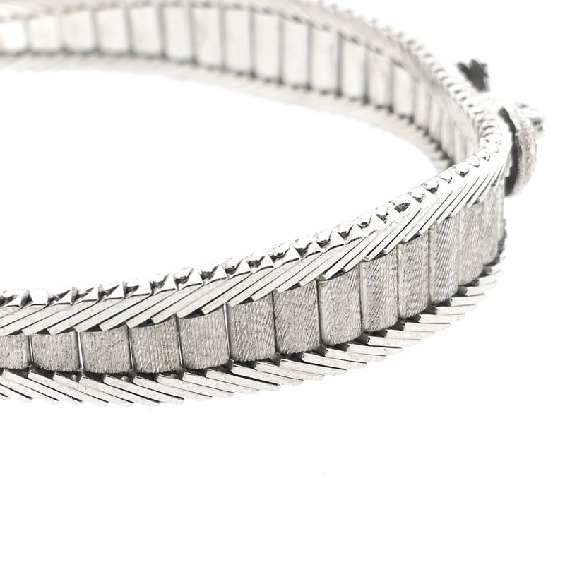 Image 8 of White gold bracelet with emerald and diamonds; 0.045 ct.